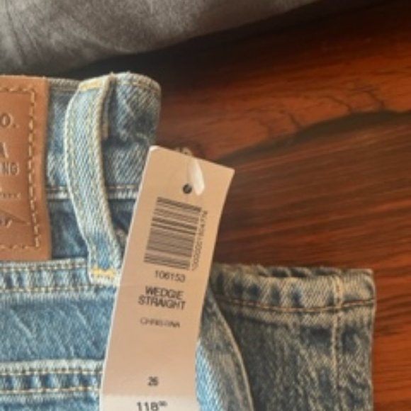 Levis Wedgie Straight Jeans - Picture 3 of 4